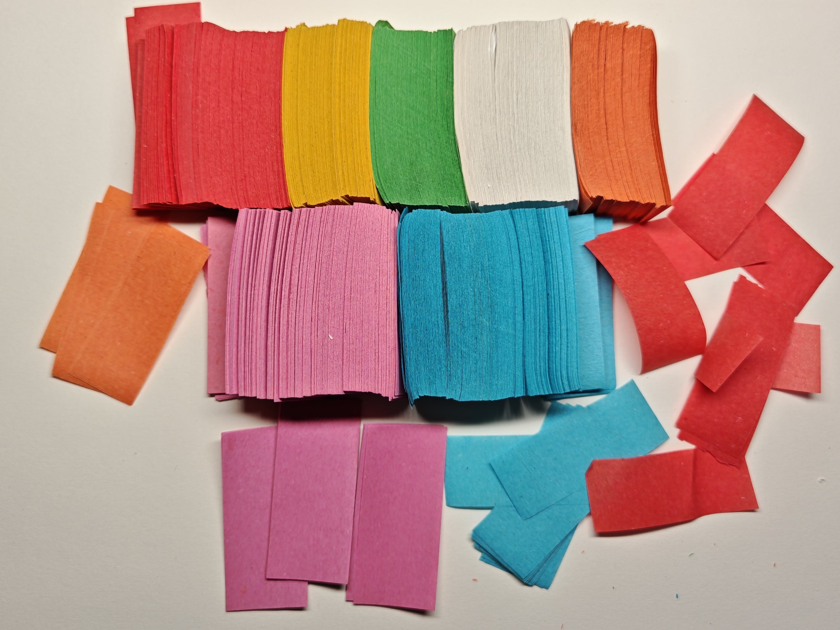 Neatly Cut Flame-Retardant Confetti Paper
